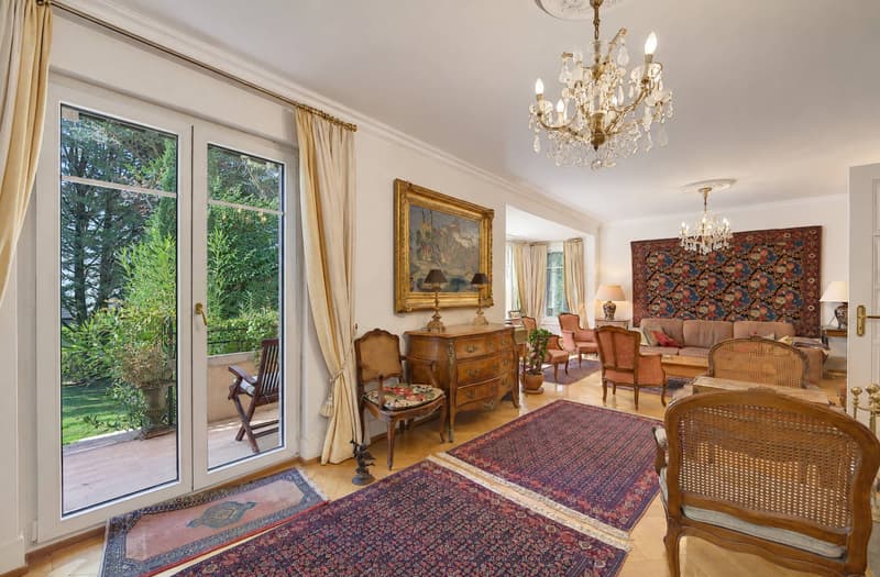 Salon avec accès sur l'extérieur