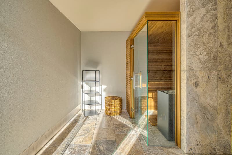 Il giardino interno - Una casa di pietra, luce e acqua. (12)