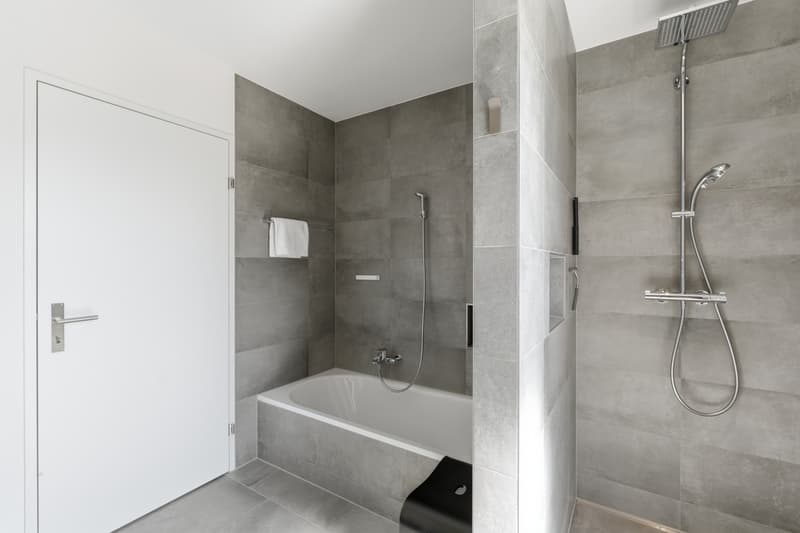 4.5 Zimmer, Maisonette-Flair & 247 m² Gartenidylle (10)