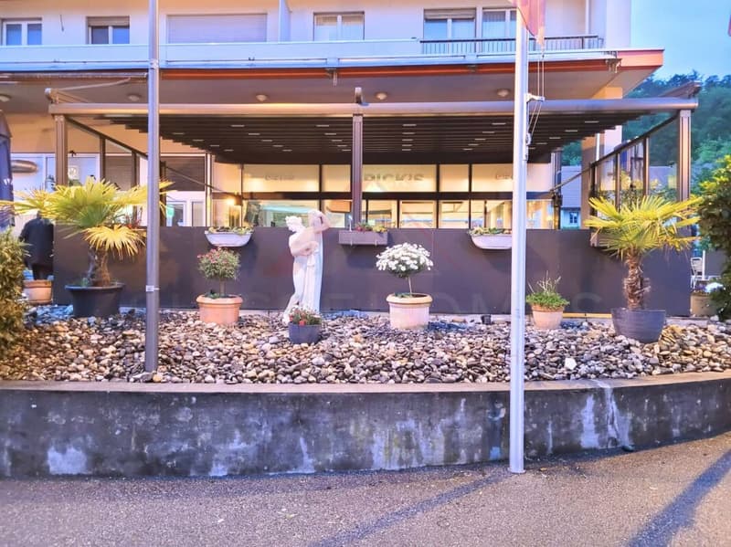 Emplacement attractif au centre de Lengnau - au cœur de l'action (3)