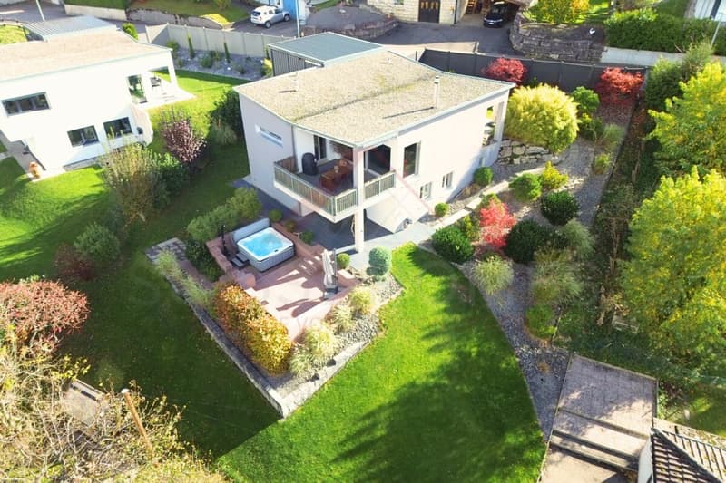 "Bassecourt - Villa individuelle 2009 (146 m²) avec jacuzzi, 2 terrasses et vue panoramique sur la vallée"