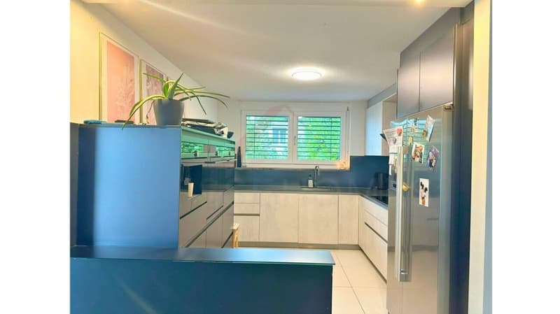 Appartement de 5,5 pièces complètement rénové avec 126 m² d'espace de vie et 74 m² d'espace de balcon/terrasse à Huttwil (8)