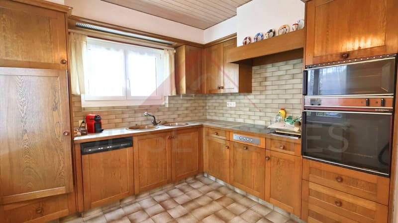 Maison 4.5 pièces pleine de charme avec vue panoramique sur le château et deux terrasses (12)