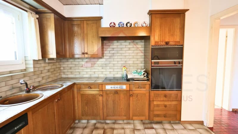Maison 4.5 pièces pleine de charme avec vue panoramique sur le château et deux terrasses (11)