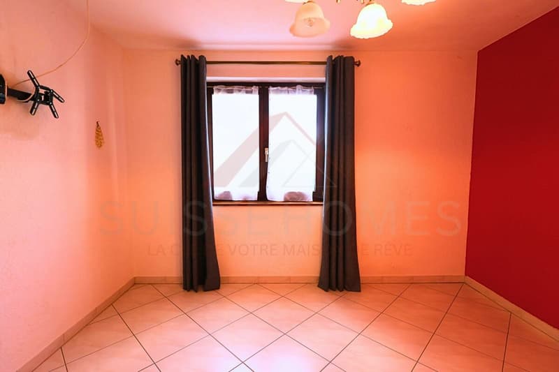 Porrentruy - Belle villa spacieuse avec piscine, jacuzzi et logement indépendant (9)