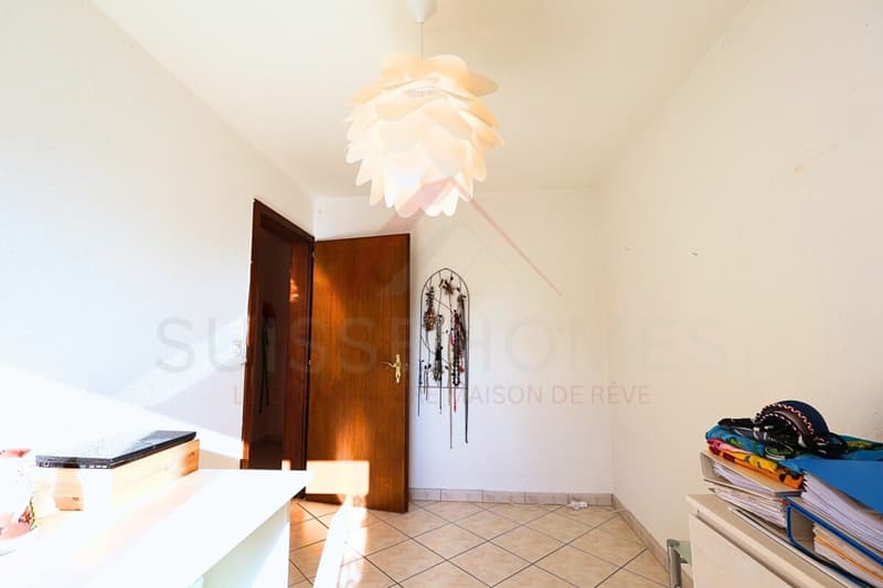 Porrentruy - Belle villa spacieuse avec piscine, jacuzzi et logement indépendant (8)