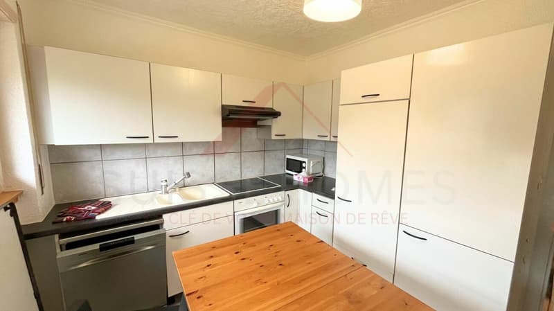 Le Locle - Appartement 3.5 pièces avec balcon, luminosité et beau potentiel (5)