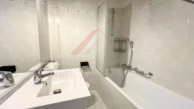 Le Locle - Appartement 3.5 pièces avec balcon, luminosité et beau potentiel (11)