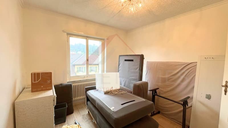 Le Locle - Appartement 3.5 pièces avec balcon, luminosité et beau potentiel (8)