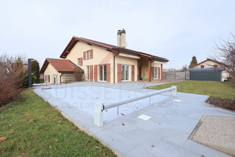 Maison familiale d'exception avec piscine, sauna et grand jardin à La Brillaz (3)
