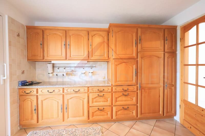 Maison familiale d'exception avec piscine, sauna et grand jardin à La Brillaz (9)