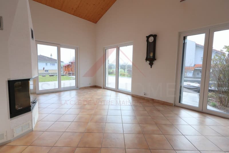 Maison familiale d'exception avec piscine, sauna et grand jardin à La Brillaz (6)