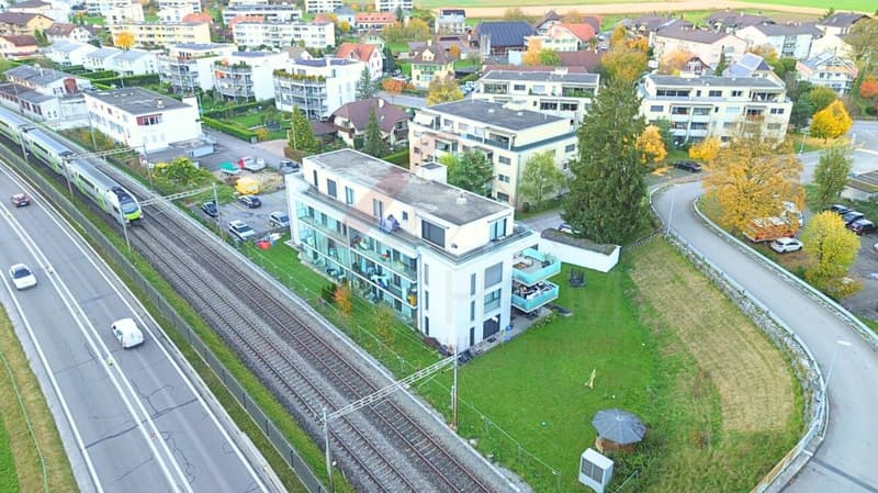 Helle 4.5-Zimmer-Eigentumswohnung im 2. Obergeschoss mit Weitsicht (3)