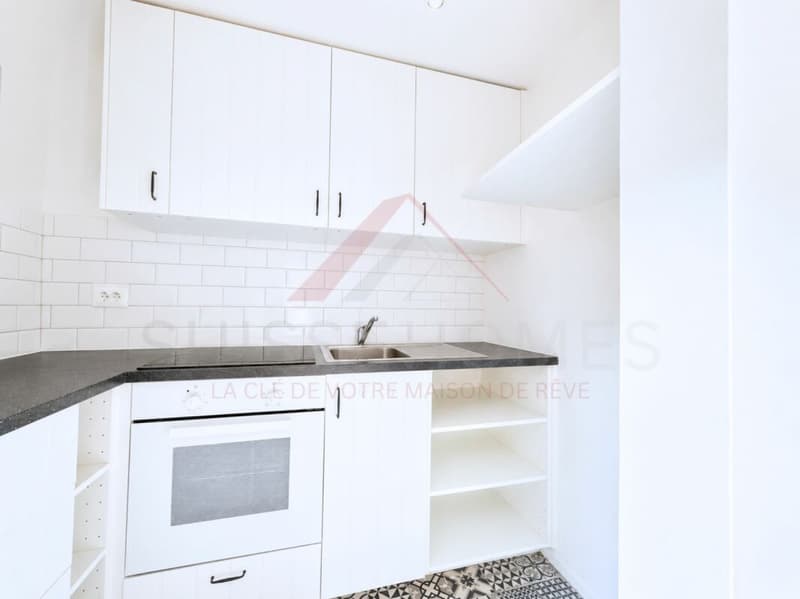 Rare opportunité - Chalet entièrement rénové à vendre à Lausanne (3)