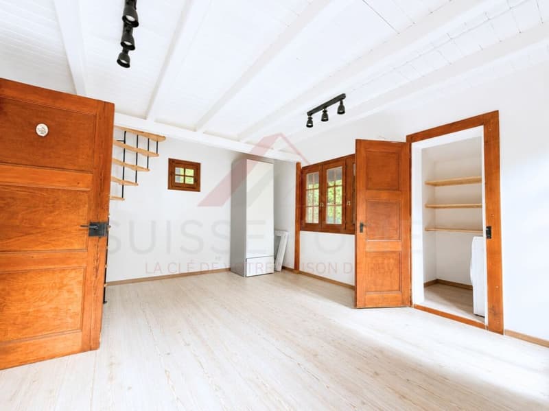 Rare opportunité - Chalet entièrement rénové à vendre à Lausanne (2)