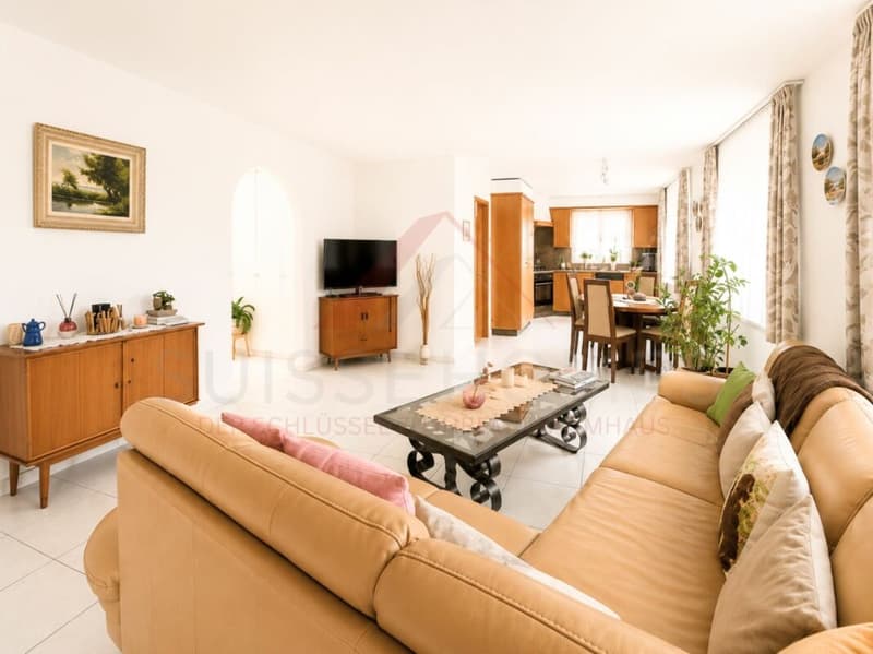 Charmantes 7-Zimmer-Einfamilienhaus mit Einliegerwohnung und grossem Potenzial in Wohlen AG (3)
