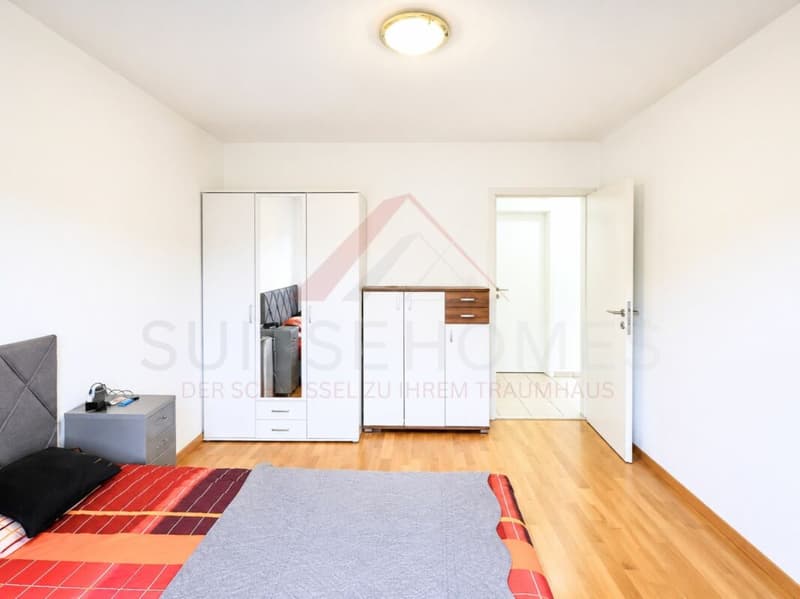 Perfekt für Familien - 4.5 Zimmer Wohnung mit Balkon und Spielplatz vor der Tür (8)
