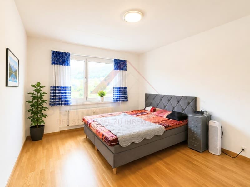 Perfekt für Familien - 4.5 Zimmer Wohnung mit Balkon und Spielplatz vor der Tür (7)