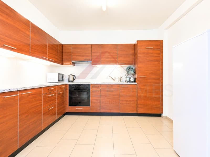 Perfekt für Familien - 4.5 Zimmer Wohnung mit Balkon und Spielplatz vor der Tür (5)