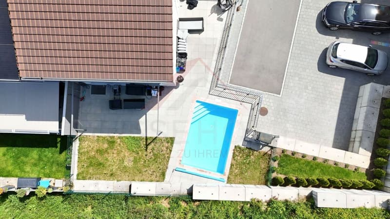 Wohnen wie in den Ferien - Modernes 5.5 Zimmer Reihenhaus mit Pool (1)