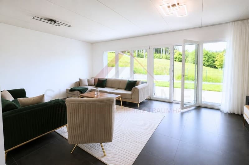 Wohnen wie in den Ferien - Modernes 5.5 Zimmer Reihenhaus mit Pool (4)