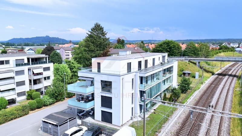 Familienparadies in Studen - 4.5 Zimmer Wohnung mit 2 Balkonen und über 158 m² Wohnfläche (2)