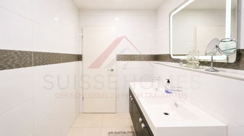 Familienparadies in Studen - 4.5 Zimmer Wohnung mit 2 Balkonen und über 158 m² Wohnfläche (18)