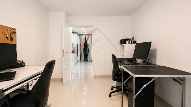 Familienparadies in Studen - 4.5 Zimmer Wohnung mit 2 Balkonen und über 158 m² Wohnfläche (10)