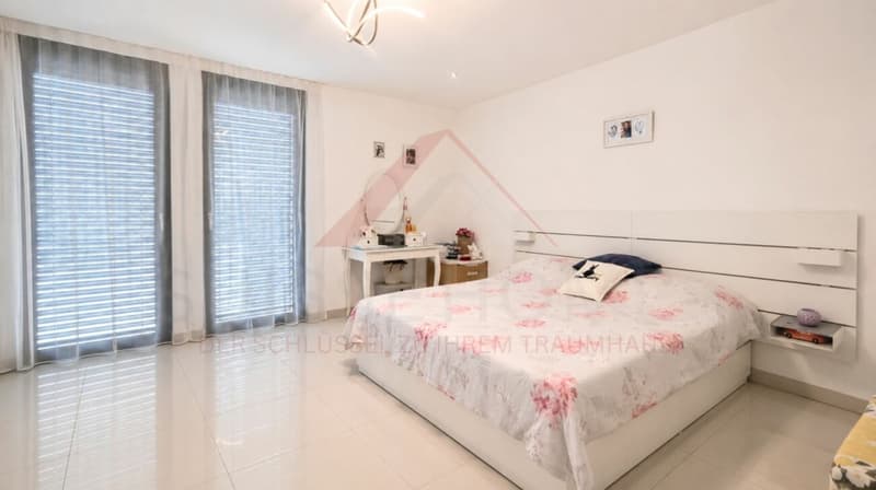 Familienparadies in Studen - 4.5 Zimmer Wohnung mit 2 Balkonen und über 158 m² Wohnfläche (13)