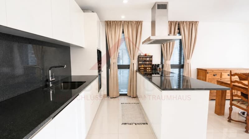 Familienparadies in Studen - 4.5 Zimmer Wohnung mit 2 Balkonen und über 158 m² Wohnfläche (6)