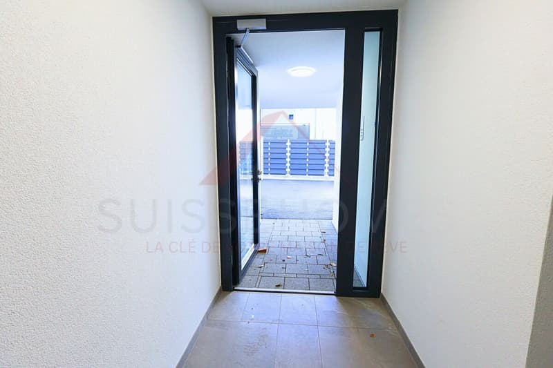 Vivre avec style : superbe appartement de 4.5 pièces à Düdingen avec de beaux volumes (7)