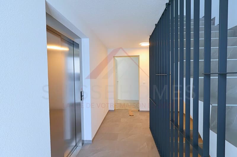 Vivre avec style : superbe appartement de 4.5 pièces à Düdingen avec de beaux volumes (9)