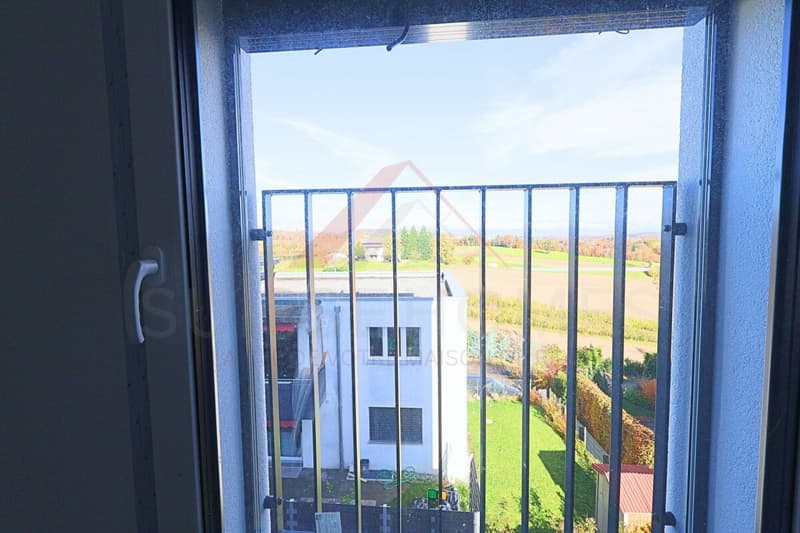 Vivre avec style : superbe appartement de 4.5 pièces à Düdingen avec de beaux volumes (28)