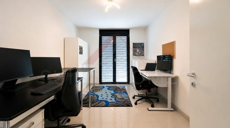 Familienparadies in Studen - 4.5 Zimmer Wohnung mit 2 Balkonen und über 158 m² Wohnfläche (10)