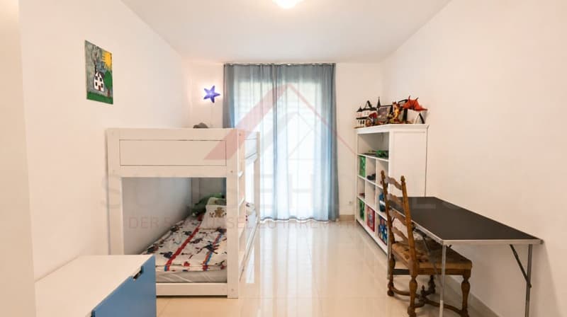 Familienparadies in Studen - 4.5 Zimmer Wohnung mit 2 Balkonen und über 158 m² Wohnfläche (13)