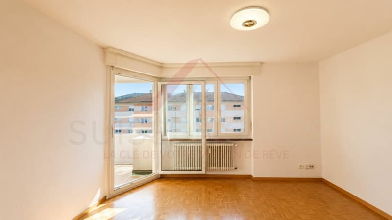 Marly - Appartement 3.5 pièces rénové avec balcon ensoleillé et vue verdoyante (9)