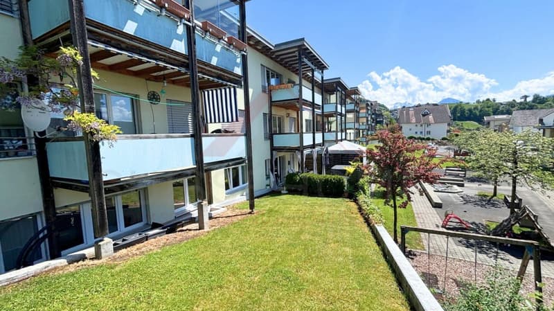 Traumhafte Seesicht über dem Vierwaldstättersee | Exklusive 2.5 Zimmer Wohnung mit 35 m² Terrasse (2)