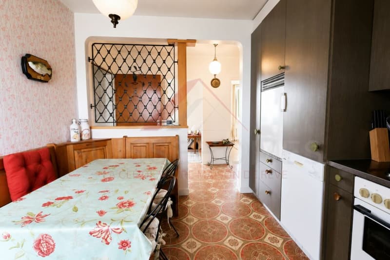 Delémont - Propriété avec 3 appartements et fort potentiel de valorisation dans un quartier central (5)
