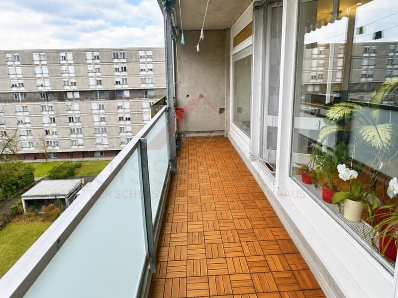 Wohnen über den Dächern von Burgdorf - Helle 3.5 Zimmer Wohnung mit Aussicht (8)