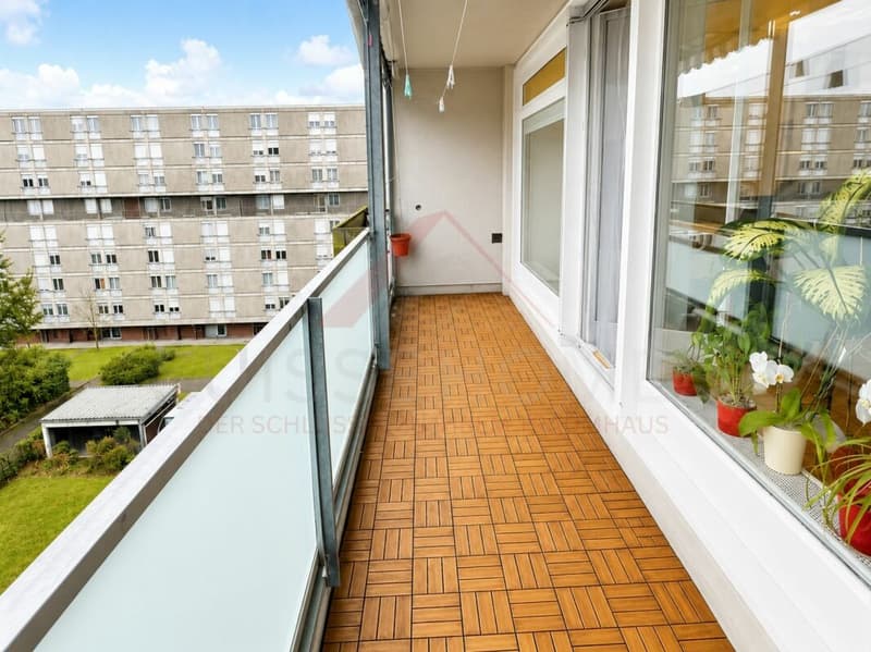Wohnen über den Dächern von Burgdorf - Helle 3.5 Zimmer Wohnung mit Aussicht (8)