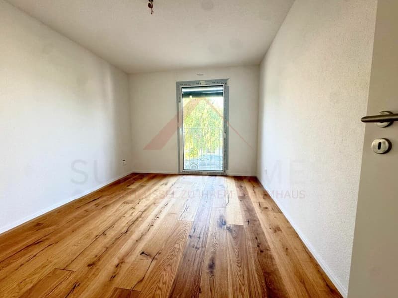 Wohnen mit Stil - moderne 4.5-Zimmer-Wohnung in Düdingen mit grosszügigem Raumgefühl (8)