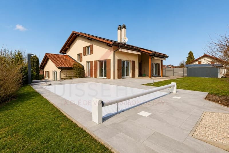 Maison familiale d'exception avec piscine, sauna et grand jardin à La Brillaz (4)