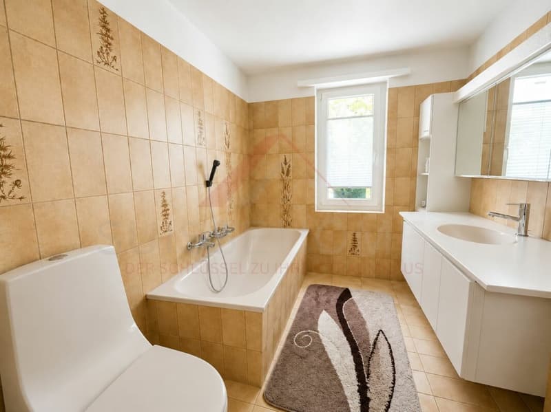 Charmantes 5.5-Zimmer-Einfamilienhaus mit Alpenblick, grossem Garten und Ausbaupotenzial in Stetten AG (8)