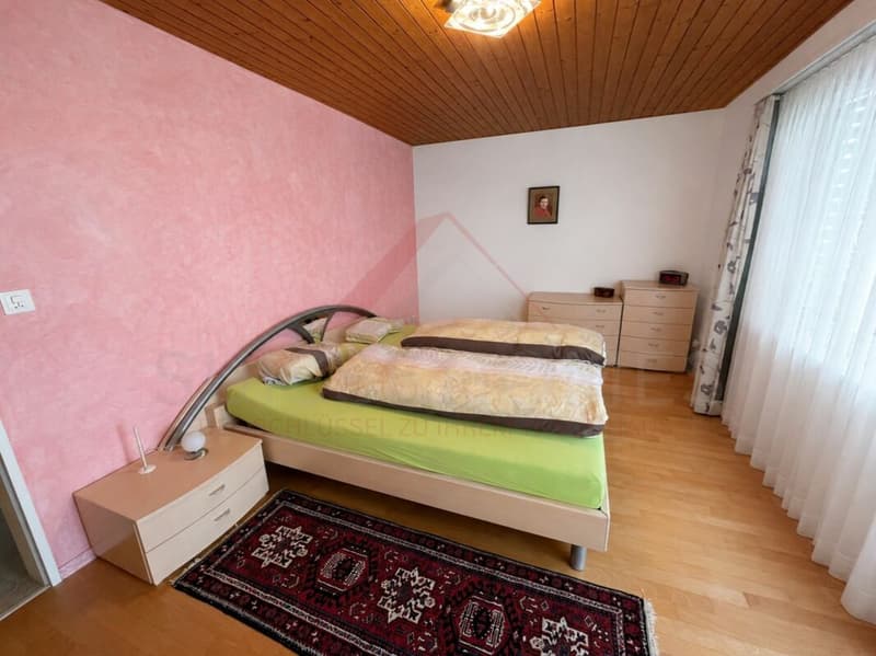 Charmantes 5.5-Zimmer-Einfamilienhaus mit Alpenblick, grossem Garten und Ausbaupotenzial in Stetten AG (7)