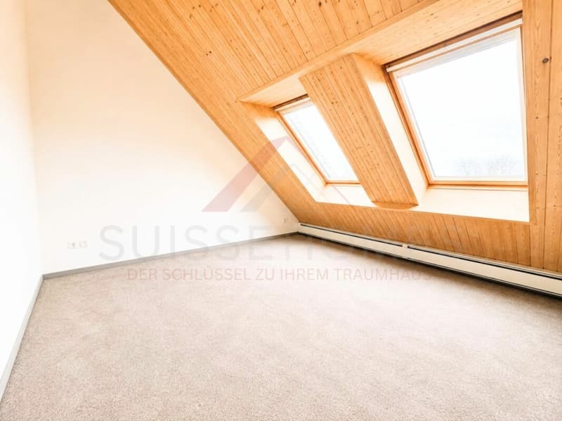 Grosszügige 4.5-Zimmer-Maisonettewohnung mit Galerie und Cheminée in 8603 Schwerzenbach (10)