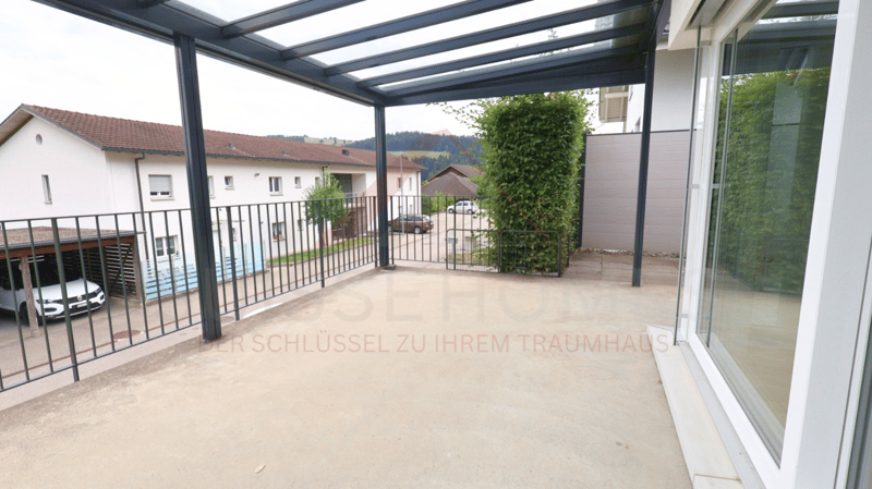 Modernes 6.5-Zimmer-Einfamilienhaus mit Garten, grosser Terrasse und Doppelgarage in Signau (7)