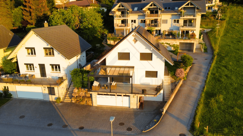 Modernes 6.5-Zimmer-Einfamilienhaus mit Garten, grosser Terrasse und Doppelgarage in Signau (2)