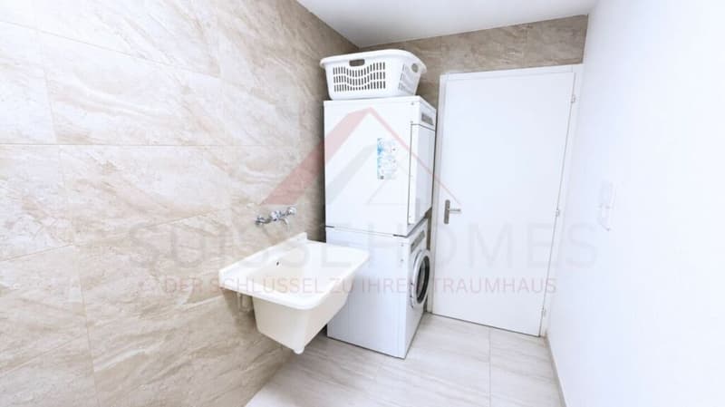 Grosszügiges 5.5-Zimmer-Wohnangebot mit See- und Bergsicht in Greppen (14)