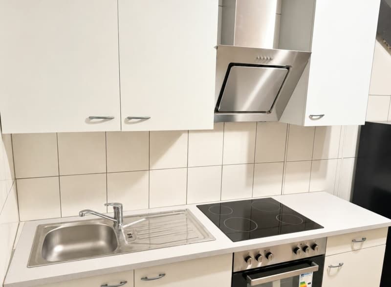 Vielseitiges Wohn- und Geschäftshaus mit Restaurant, Saal und zwei Wohnungen in Mülchi (10)