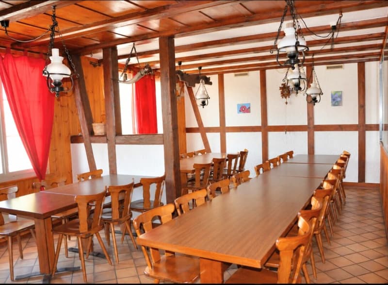 Vielseitiges Wohn- und Geschäftshaus mit Restaurant, Saal und zwei Wohnungen in Mülchi (3)